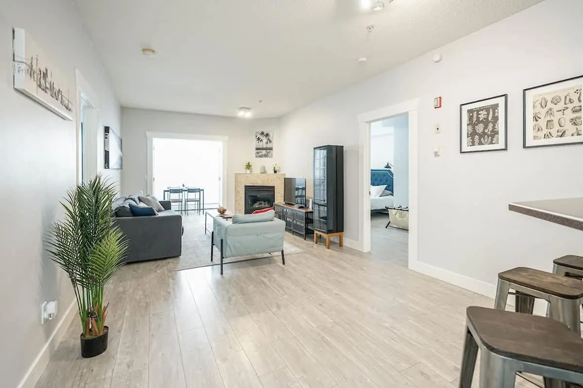 Lägenhet Cozy Condo W Parking Wifi Coffee 5Min2Stampede YYC