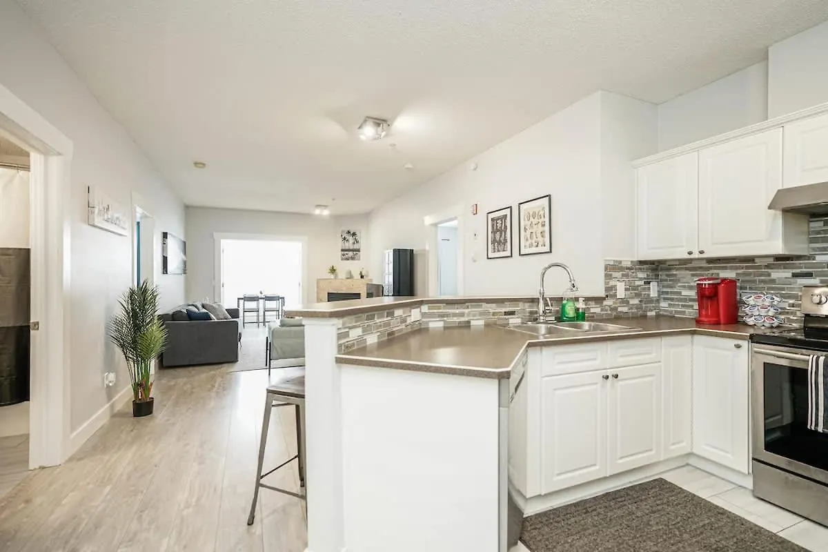 Lägenhet Cozy Condo W Parking Wifi Coffee 5Min2Stampede YYC Kanada