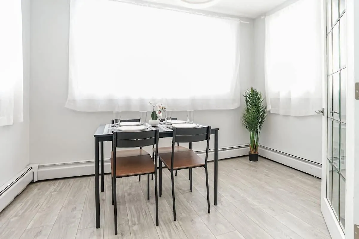Cozy Condo W Parking Wifi Coffee 5Min2Stampede YYC Lägenhet