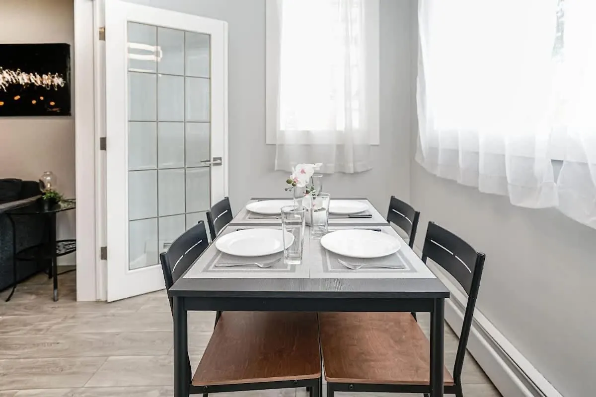 Cozy Condo W Parking Wifi Coffee 5Min2Stampede Calgary Apartment